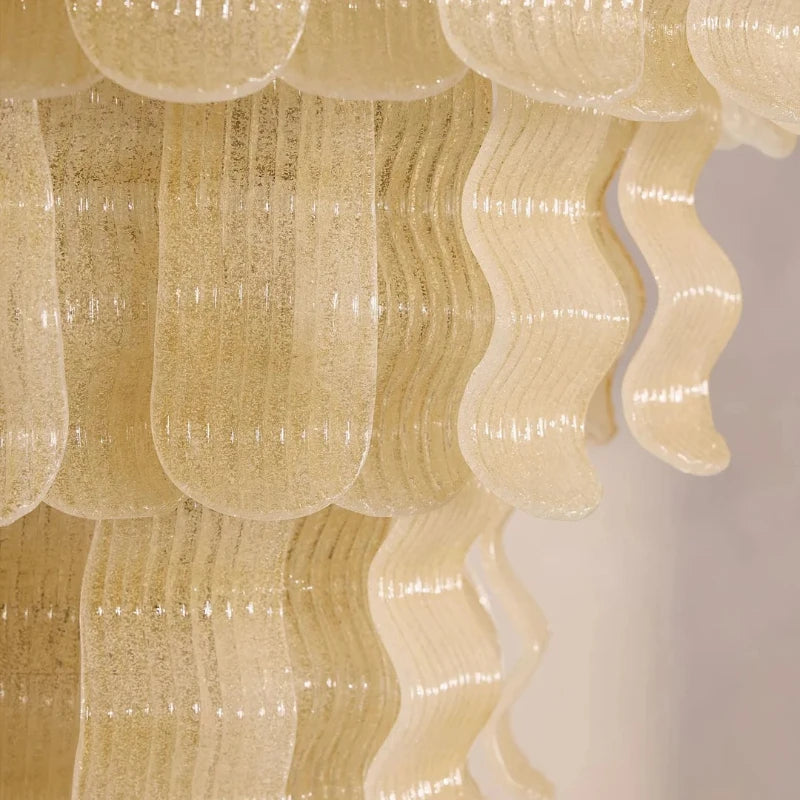Detail: gewellte Glaselemente mit Rillenstruktur