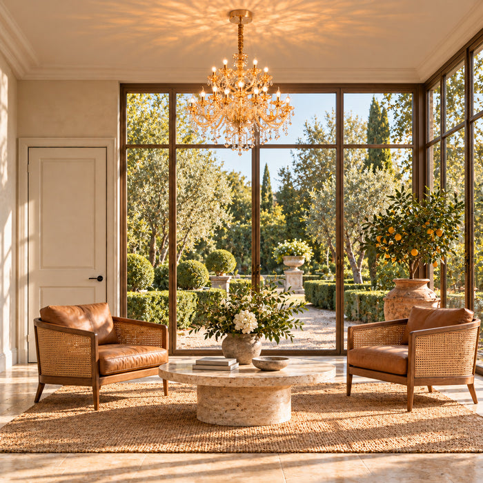 Kerzen-Kronleuchter aus Cognac-Glas mit Kristallbehang für Wohnzimmer, Esszimmer und Eingangshalle – Gartensalon (Raumvisualisierung, Referenzausführung 18 Arme · Ø 95 × 75 cm)